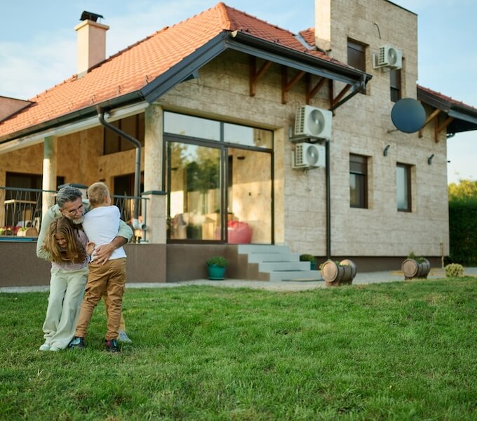 Glückliche Kunden durch umfassende Lösungen durch den Energieberater Berlin_680x600tiny